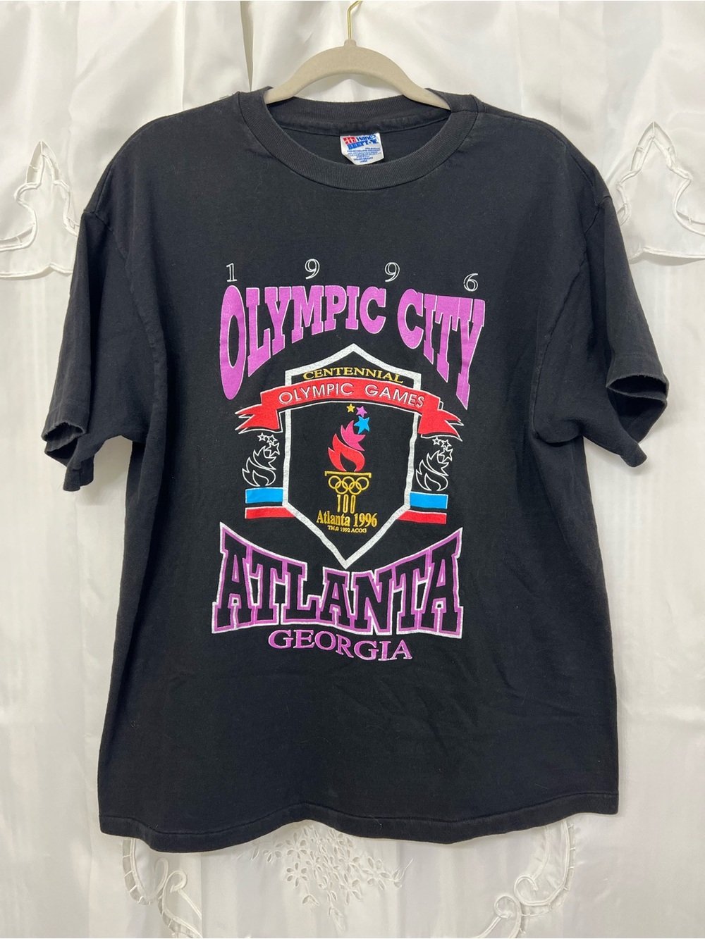 Vintage 1996 Atlanta Olympic City Centennial Games Graphic T-Shirt Black USA Mad